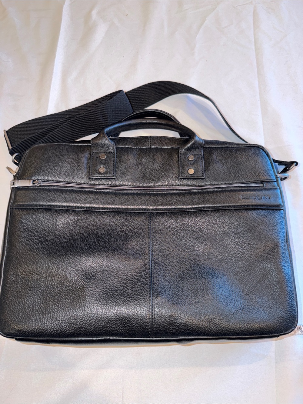 Genuine Samsonite Classic Leather Slim Brief 15.3in H x 11.3in L x 2.3 NWOT